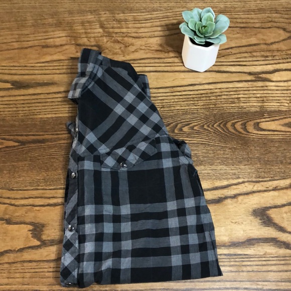 Men’s Express fitted button down - Picture 2 of 7